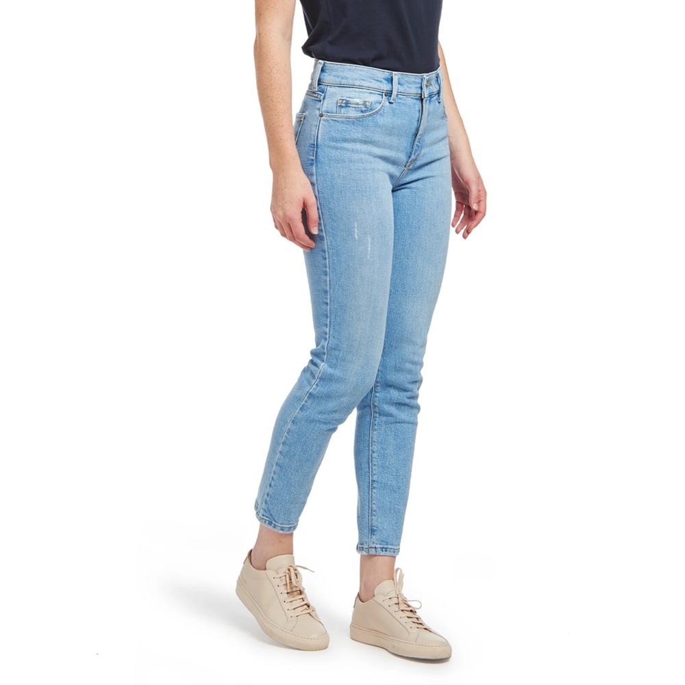 Mott & Bow Women's Mom Jeans sz 27‎ Light Wash Skinny Leg High Rise